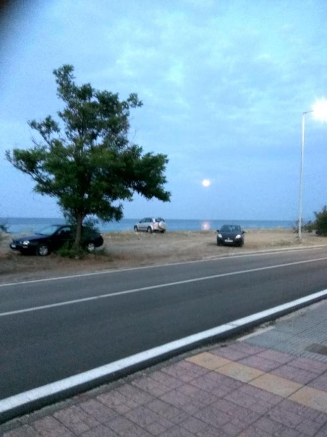 Velika Seaside Apartment Buitenkant foto